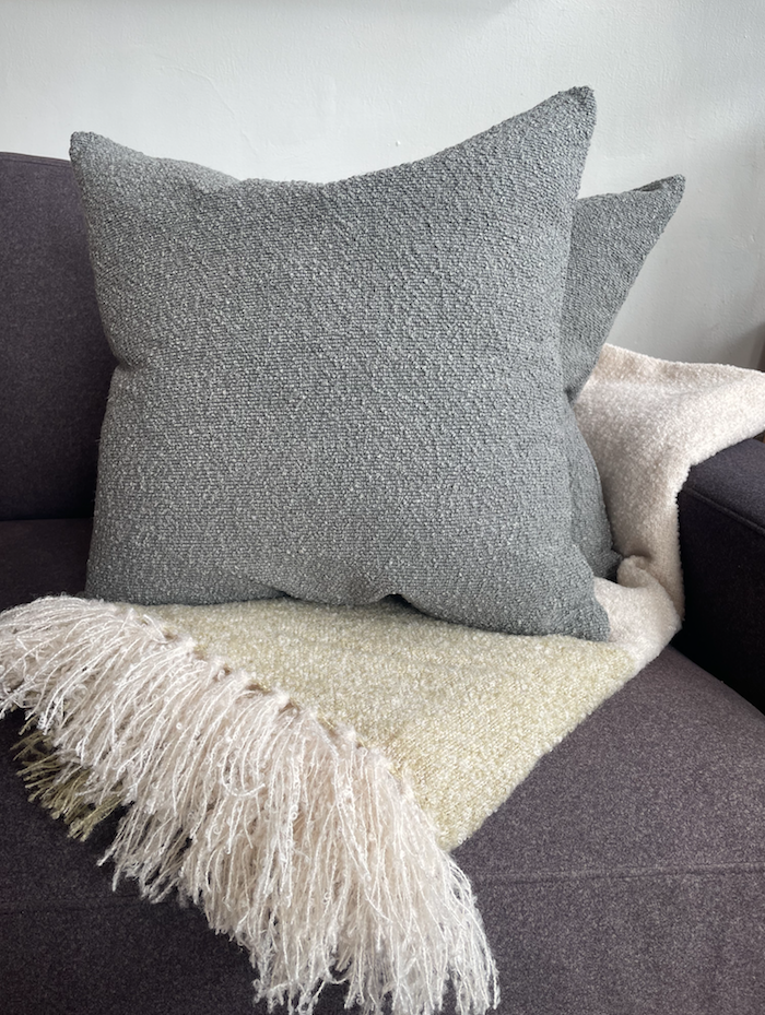 suya eesha pillow