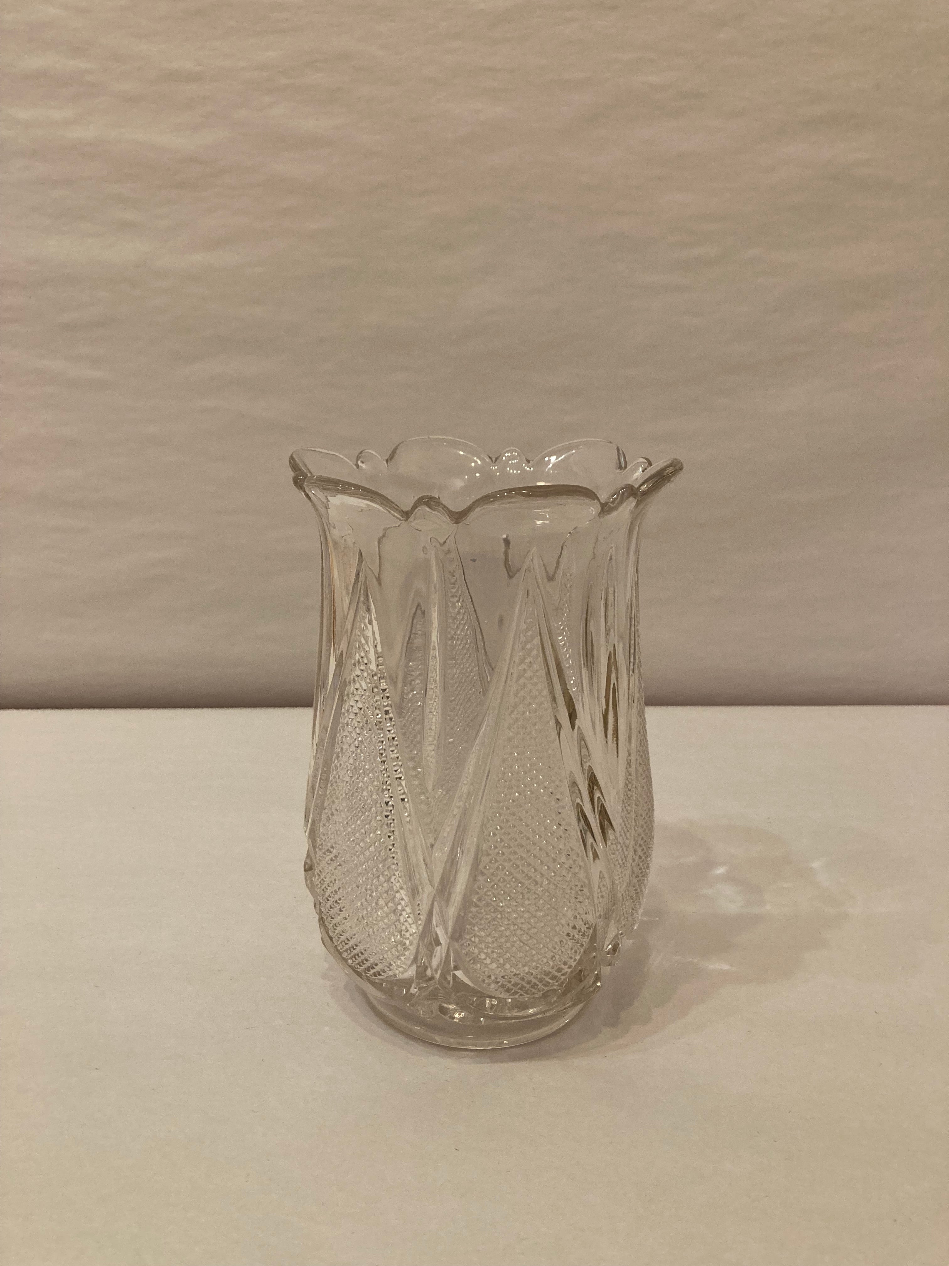 textured vintage tulip vase