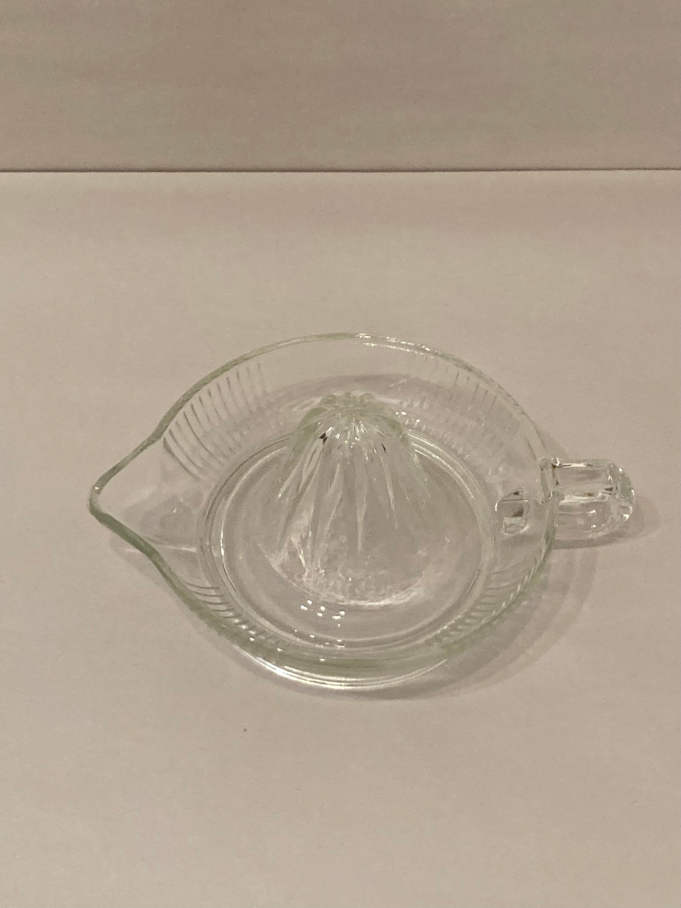 Lemon juicer