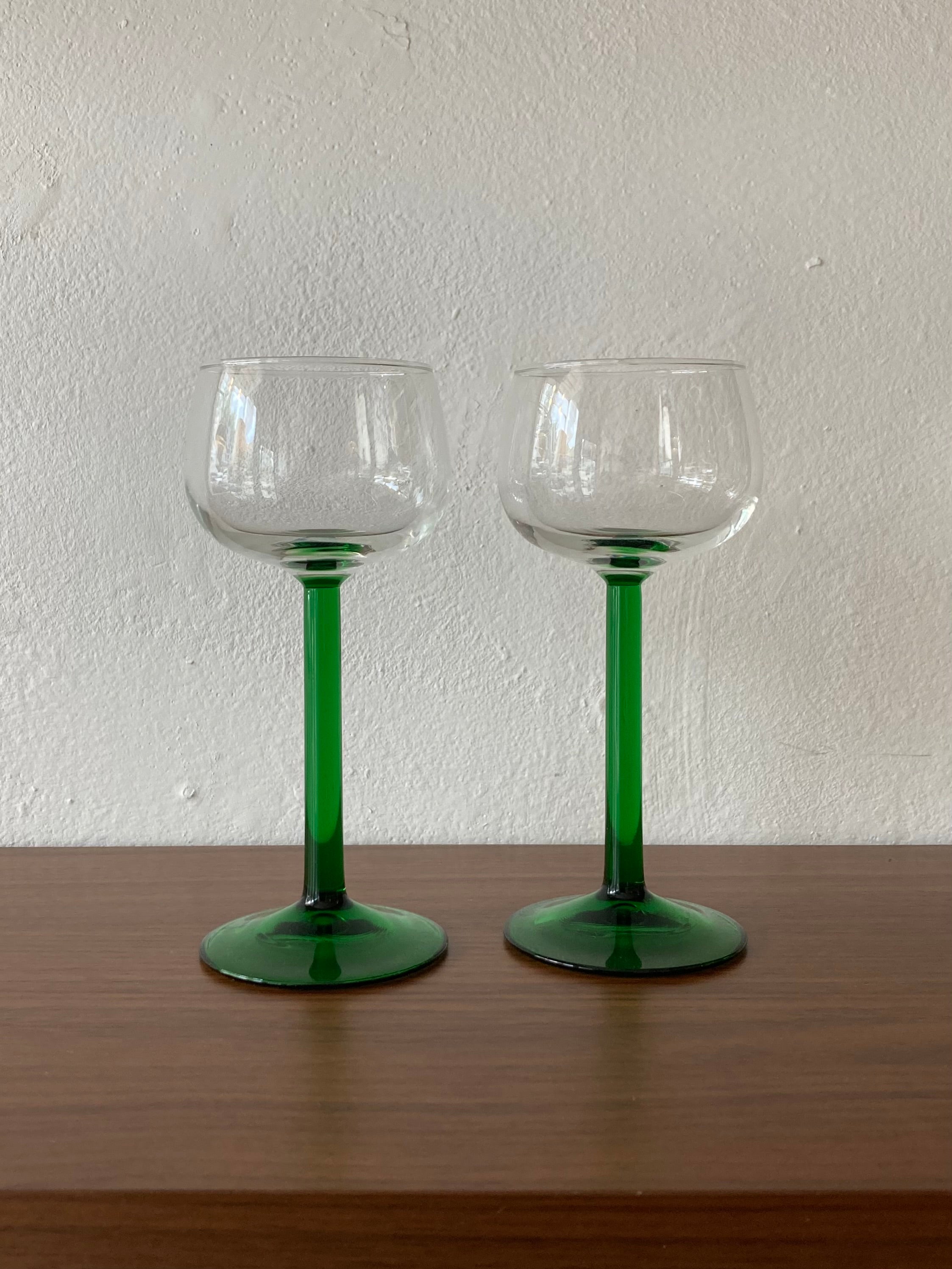 Luminarc green stem glass pair -France
