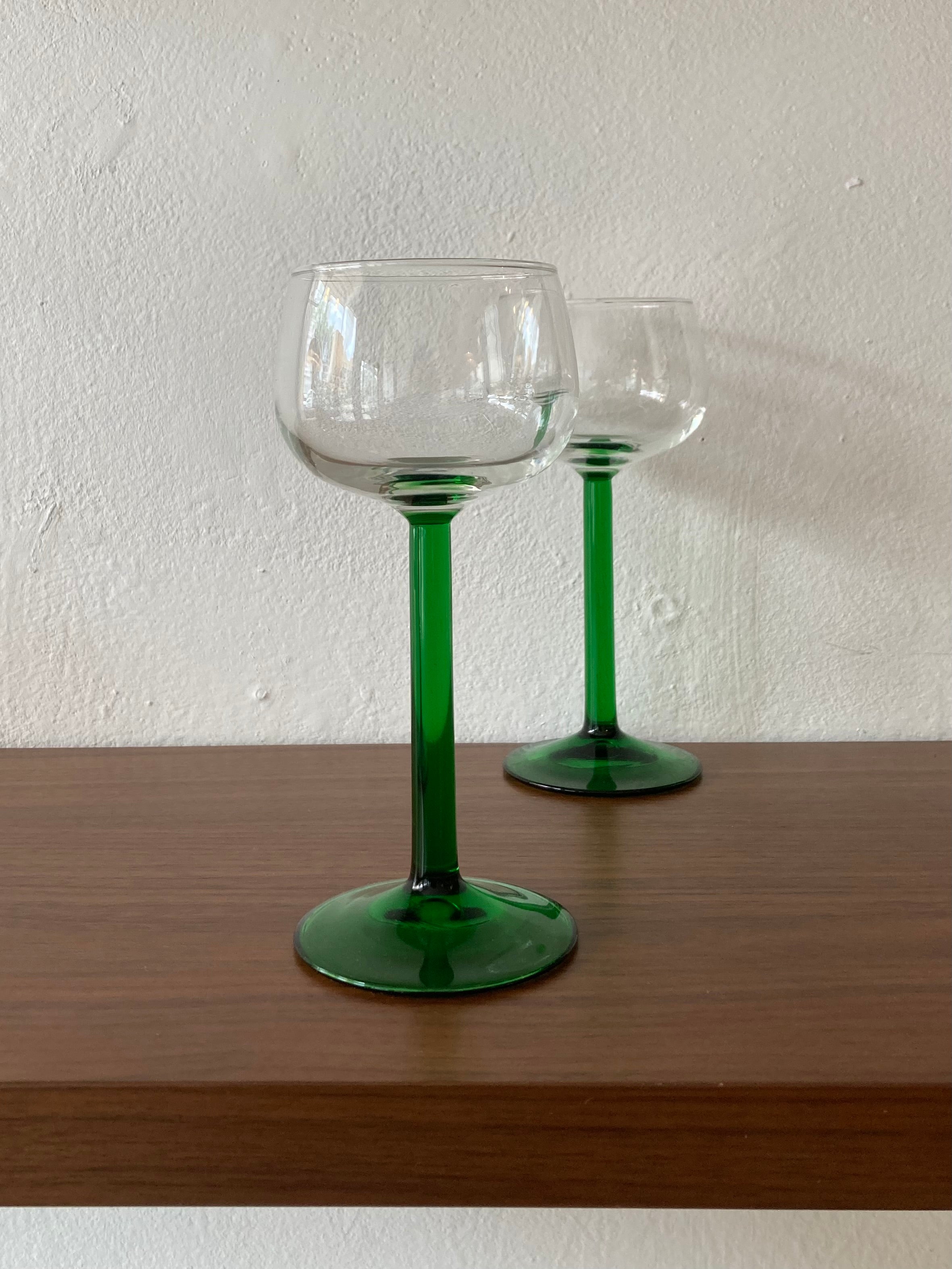Luminarc green stem glass pair -France