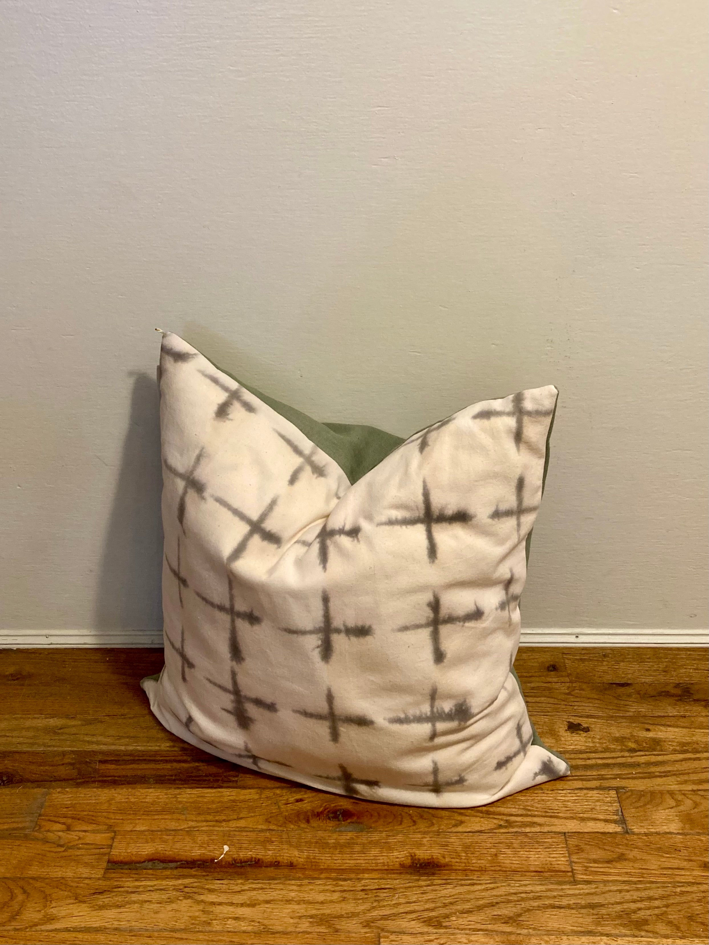 grid/green pillow